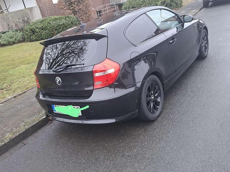 Gebraucht BMW 116 140 PS (102 kW) 2009 Schwarz Kleinwagen