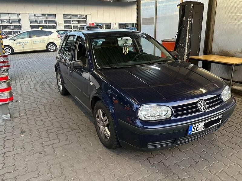 Blau Gebraucht 2002 VW Golf IV Edition Limousine | 650 € (Superpreis) - Bild 1/4