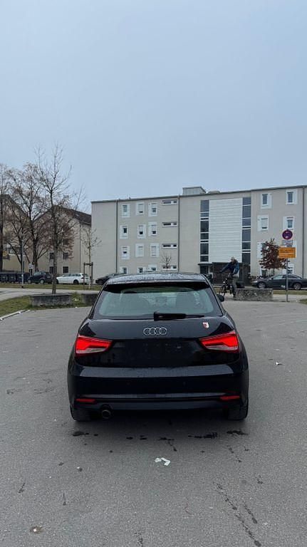 Gebraucht Audi A1 S-Line 95 PS (69 kW) 2015 Schwarz Kleinwagen