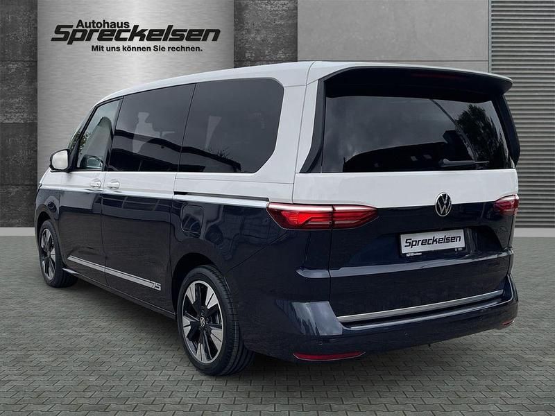Nouă VW Multivan Edition 150 CP (110 kW) 2026 Albastru Monovolum