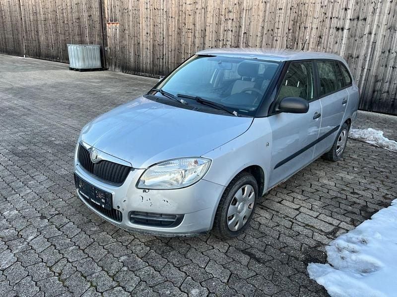 Gebraucht 2010 Skoda Fabia Classic Kombi | 590 € (Superpreis) - Bild 1/4