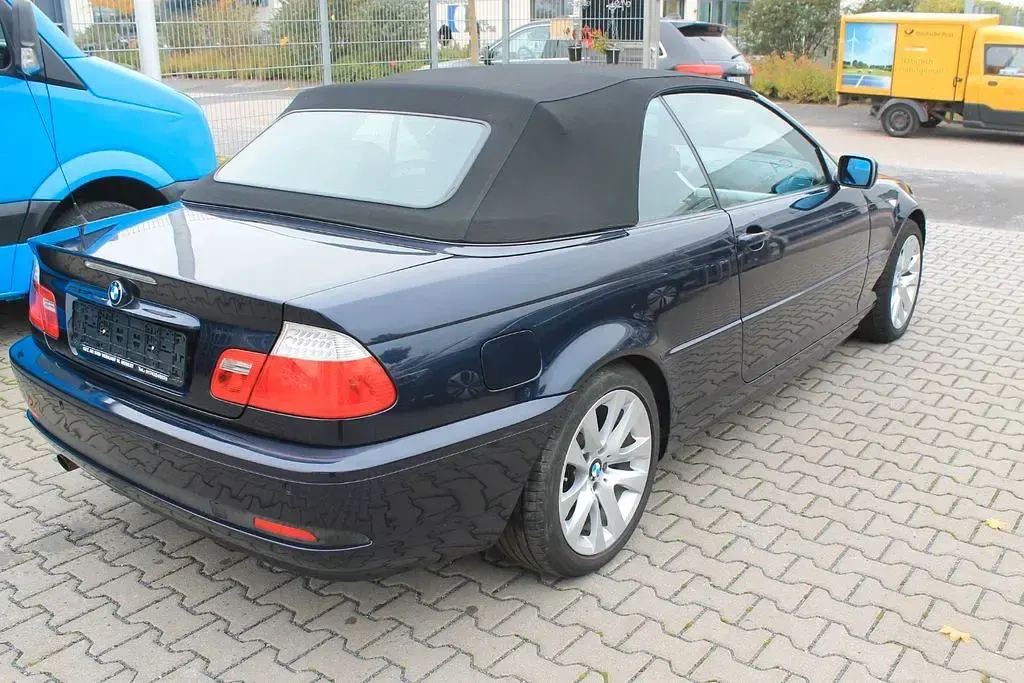 Gebraucht BMW 318 Cabriolet 143 PS (105 kW) 2006 Blau Cabrio