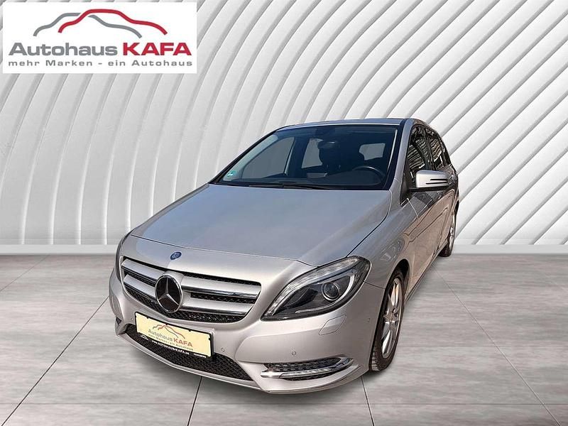 Gebraucht Mercedes B220 170 PS (125 kW) 2014 Polarsilber  metalliclack Van / Kleinbus