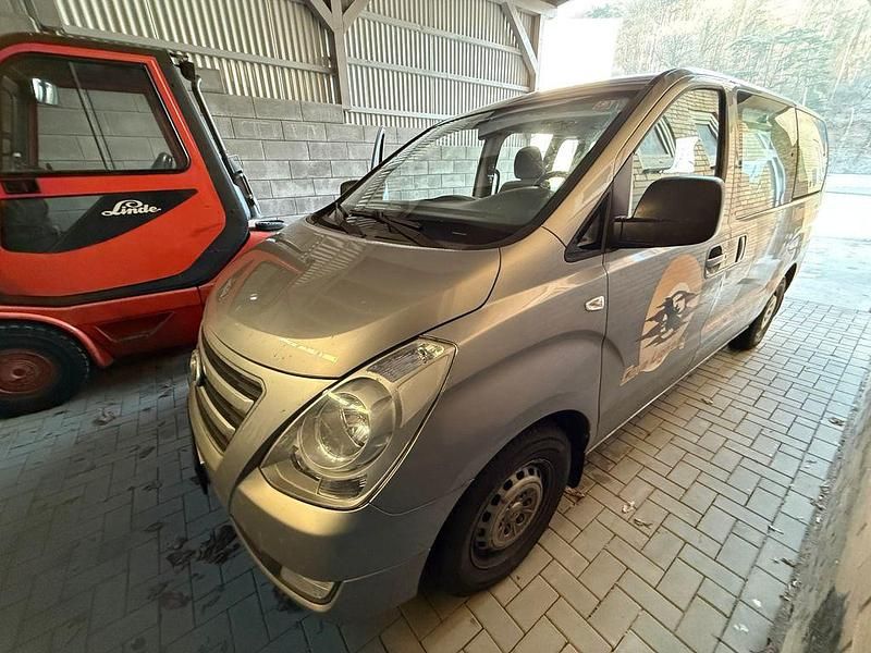 Gebraucht Hyundai H-1 136 PS (100 kW) 2017 Grau Van / Kleinbus