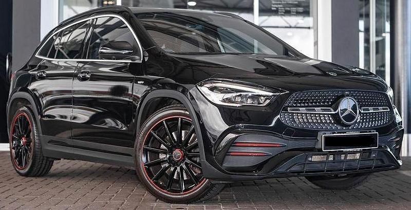 Schwarz Gebraucht 2021 Mercedes GLA200 AMG line SUV | 35.000 € (Etwas zu teuer) - Bild 1/1