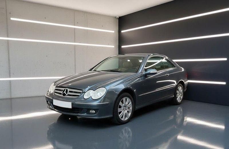 Blau Gebraucht 2006 Mercedes CLK220 Coupé | 4.990 € (Fairer Preis) - Bild 1/1