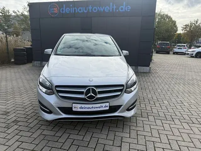 Gebraucht Mercedes B180 122 PS (89 kW) 2015 Silber Kleinwagen