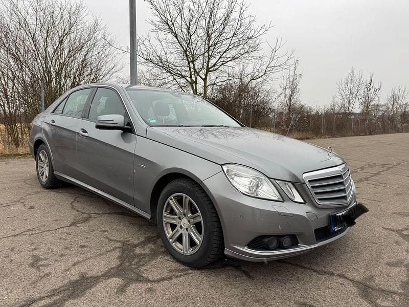 Gebraucht Mercedes E200 136 PS (100 kW) 2010 Grau Limousine