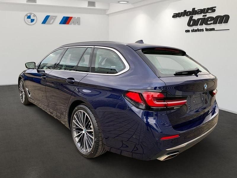 Gebraucht BMW 530 286 PS (210 kW) 2023 Blau Kombi