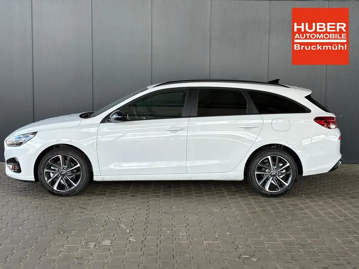 Neu Hyundai i30 Comfort 101 PS (74 kW) 2025 Atlas white Kombi