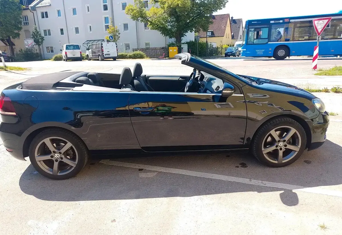 Gebraucht VW Golf Cabriolet 105 PS (77 kW) 2012 Schwarz Cabrio