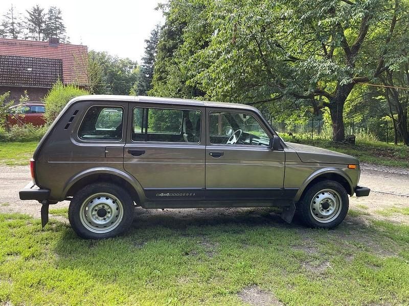 Gebraucht Lada Urban 83 PS (61 kW) 2018 Braun Limousine