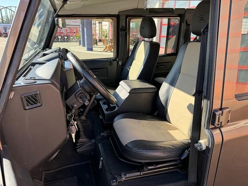 Gebraucht Land Rover Defender 132 PS (97 kW) 2011 Braun SUV