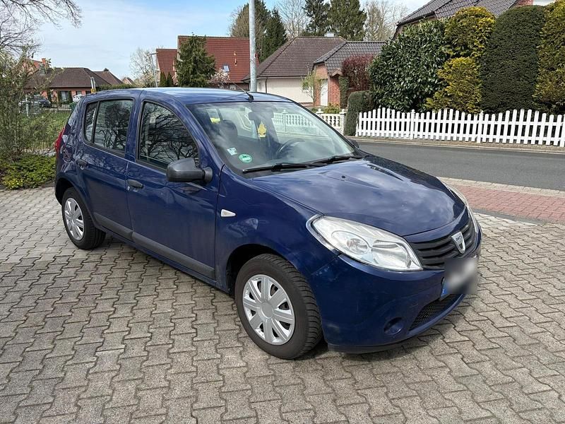 Gebraucht Dacia Sandero 74 PS (54 kW) 2009 Blau Kleinwagen