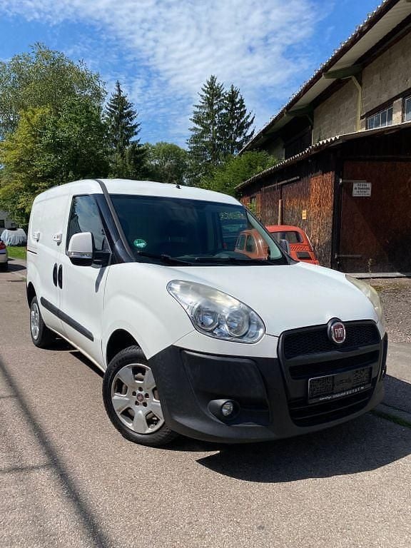 Weiß Gebraucht 2014 Fiat Doblò Van / Kleinbus | 4.999 € (Fairer Preis) - Bild 1/4
