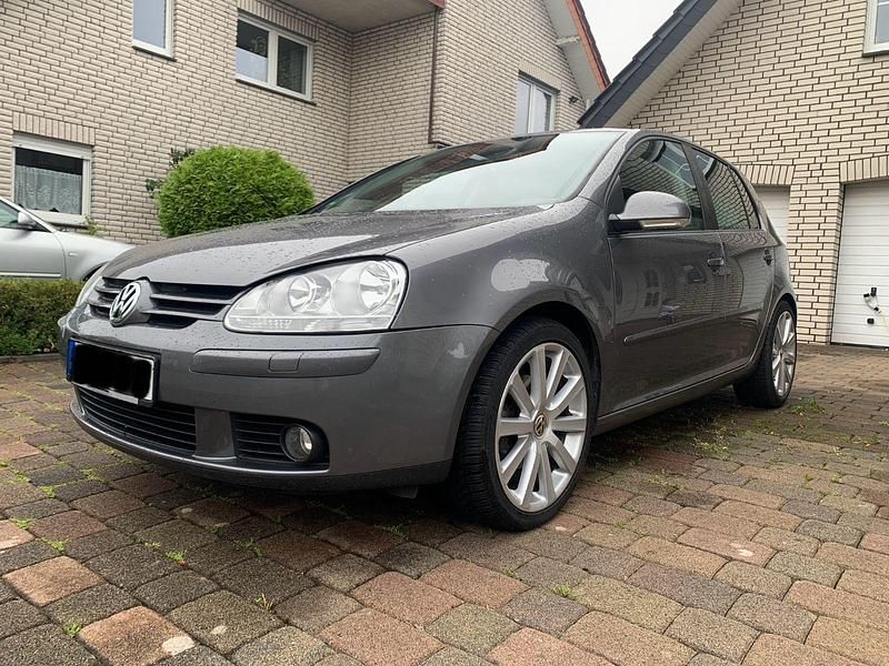 Grau Gebraucht 2008 VW Golf VI United Limousine | 4.666 € (Fairer Preis) - Bild 1/4