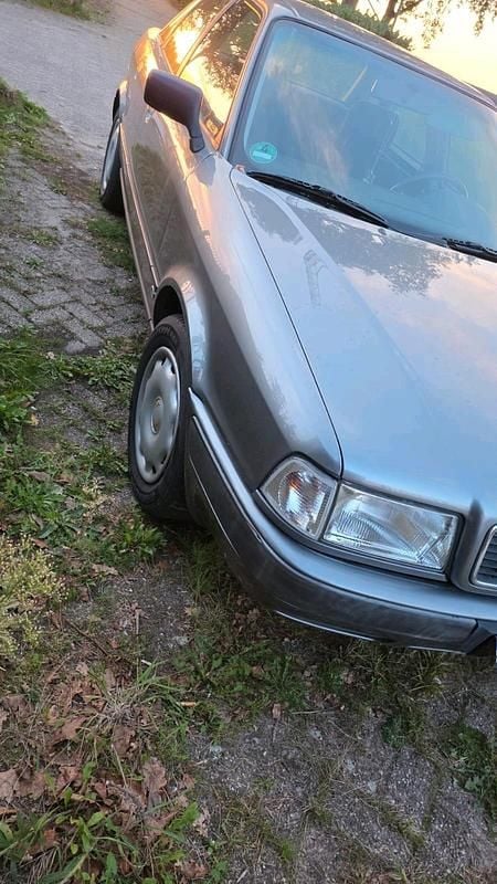 Silber Gebraucht 1993 Audi 80 Limousine | 4.200 € - Bild 1/4