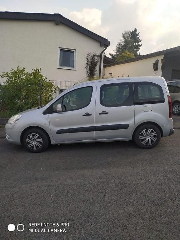 Silber Gebraucht 2014 Citroën Berlingo SELECTION Van / Kleinbus | 5.600 € (Guter Preis) - Bild 1/4