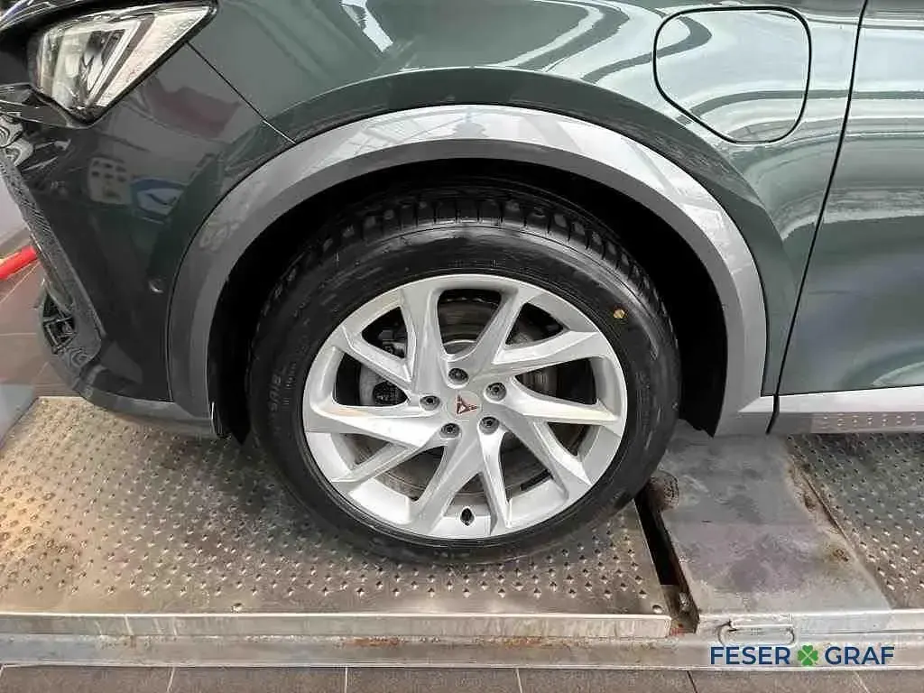 Gebraucht Cupra Formentor 204 PS (150 kW) 2022 Dark camouflage metallic SUV