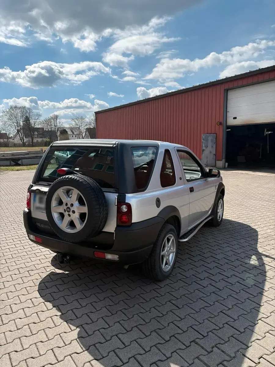 Gebraucht Land Rover Freelander 110 PS (80 kW) 2003 Silber SUV