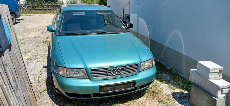 Grün Gebraucht 1998 Audi A4 Limousine | 2.400 € (Fairer Preis) - Bild 1/4