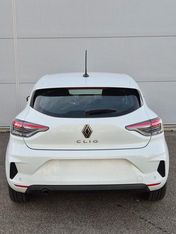 Gebraucht Renault Clio V Evolution 101 PS (74 kW) 2023 Weiß Kleinwagen
