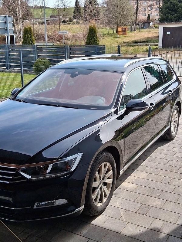 Gebraucht VW Passat Highline 150 PS (110 kW) 2019 Schwarz Kombi