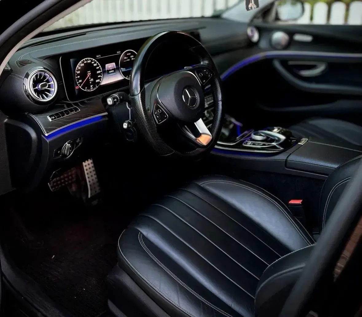 Gebraucht Mercedes E220 Exclusive 194 PS (142 kW) 2016 Schwarz Limousine