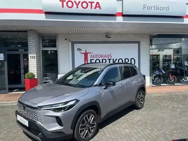 Gebraucht Toyota Corolla Cross 179 PS (131 kW) 2025 Grau SUV