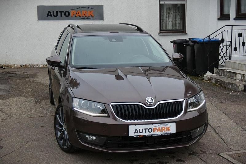 Braun Gebraucht 2016 Skoda Octavia LAURIN & KLEMENT Kombi | 13.990 € (Fairer Preis) - Bild 1/4