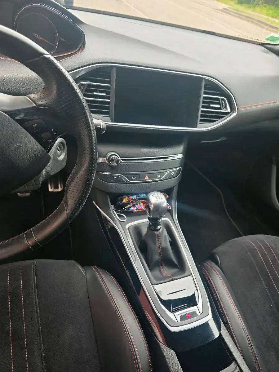Gebraucht Peugeot 308 GT-line 130 PS (95 kW) 2015 Weiß Kombi