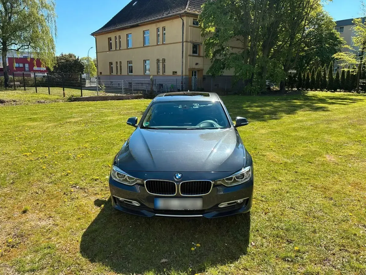Gebraucht BMW 320 Comfort Edition 184 PS (135 kW) 2014 Grau Limousine