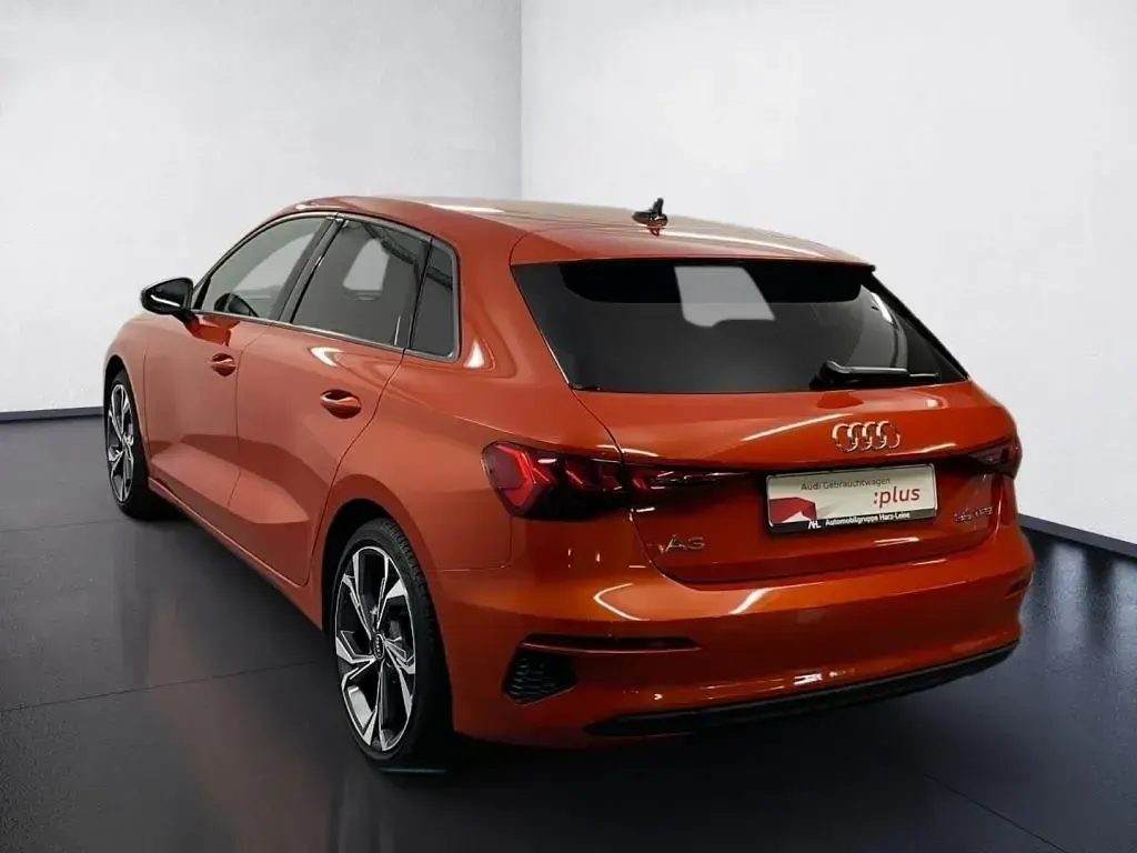 Gebraucht Audi A3 Ambiente 150 PS (110 kW) 2023 Individuallackierungen audi exclusive Limousine