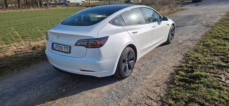 Gebraucht Tesla Model 3 RWD 239 kW (325 PS) 2021 Weiß Limousine