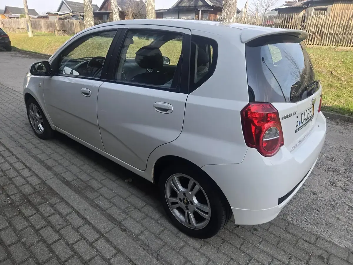 Gebraucht Chevrolet Aveo 101 PS (74 kW) 2011 Weiß Limousine