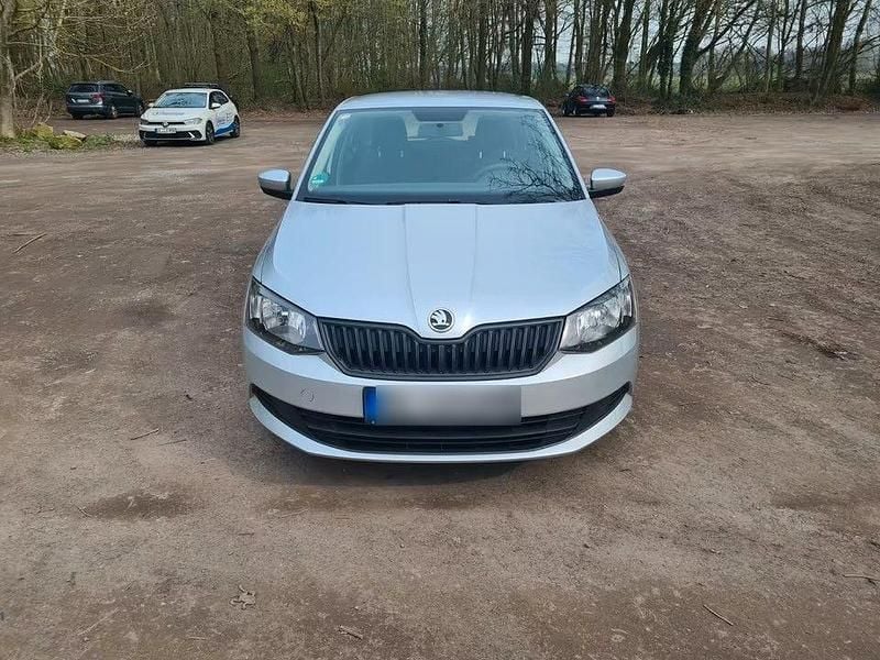 Gebraucht Skoda Fabia Active 60 PS (44 kW) 2016 Silber Kleinwagen