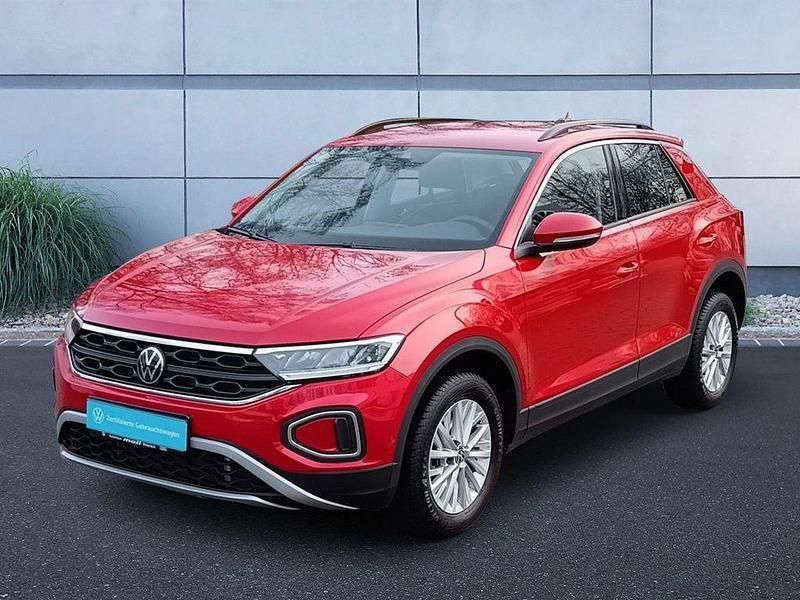 Kings red metallic Gebraucht 2023 VW T-Roc Life SUV | 28.990 € (Fairer Preis) - Bild 1/4
