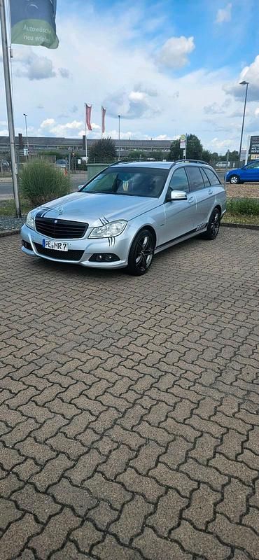 Silber Gebraucht 2011 Mercedes 200 Kleinwagen | 3.800 € - Bild 1/4