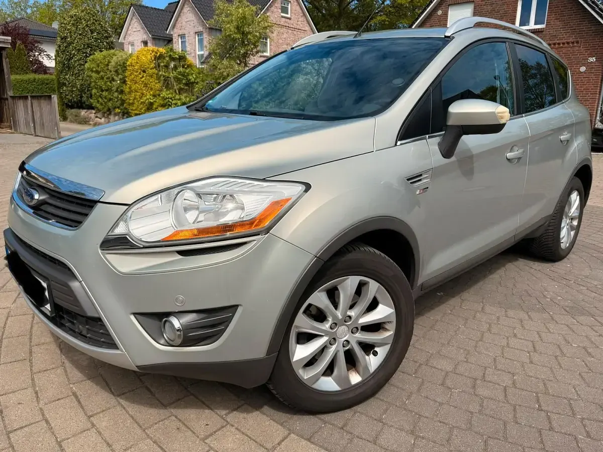 Gebraucht Ford Kuga 135 PS (99 kW) 2009 Silber SUV