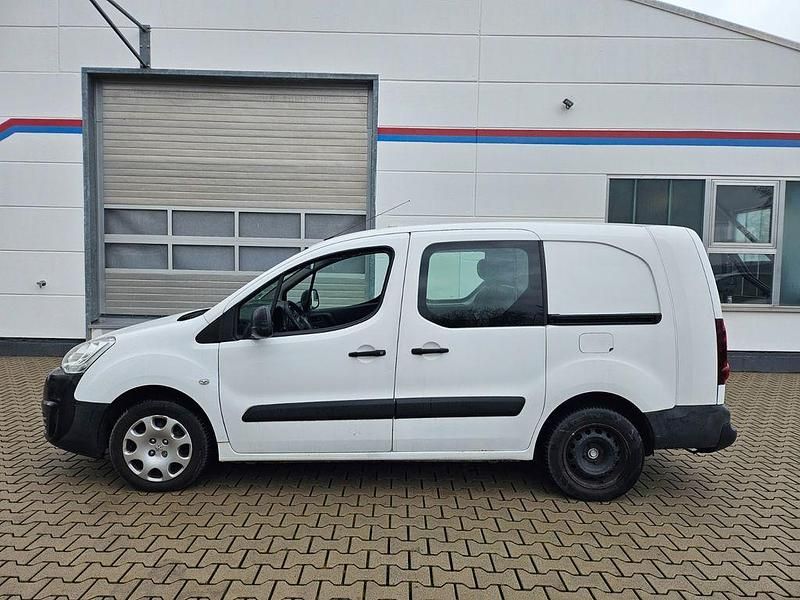 Gebraucht Peugeot Partner Comfort 99 PS (72 kW) 2016 Weiß Van / Kleinbus
