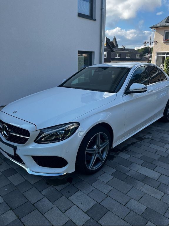 Weiß Gebraucht 2017 Mercedes C200 Avantgarde Limousine | 21.000 € (Fairer Preis) - Bild 1/4