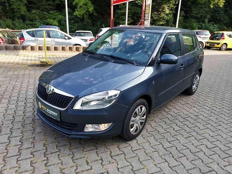 Grau Gebraucht 2012 Skoda Fabia Ambition Kleinwagen | 6.000 € (Fairer Preis) - Bild 1/4