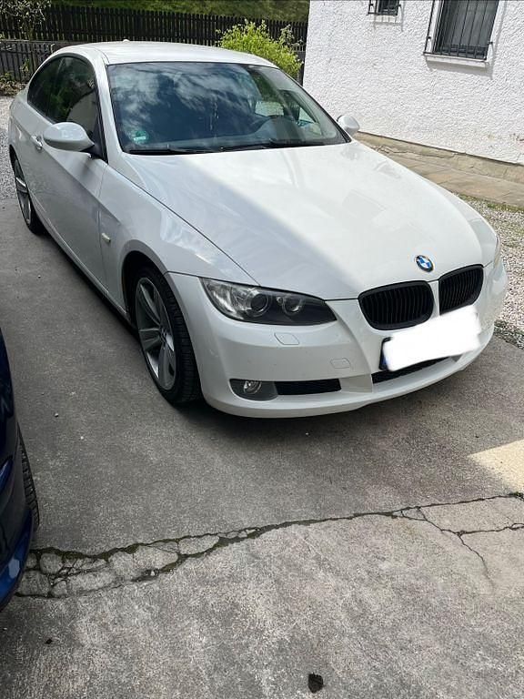 Gebraucht BMW 320 177 PS (130 kW) 2009 Weiß Coupé