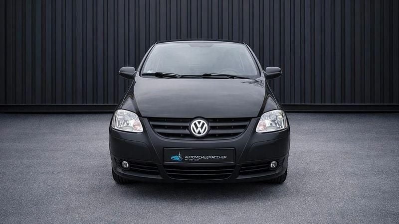 Gebraucht VW Fox 60 PS (44 kW) 2011 Schwarz Kleinwagen