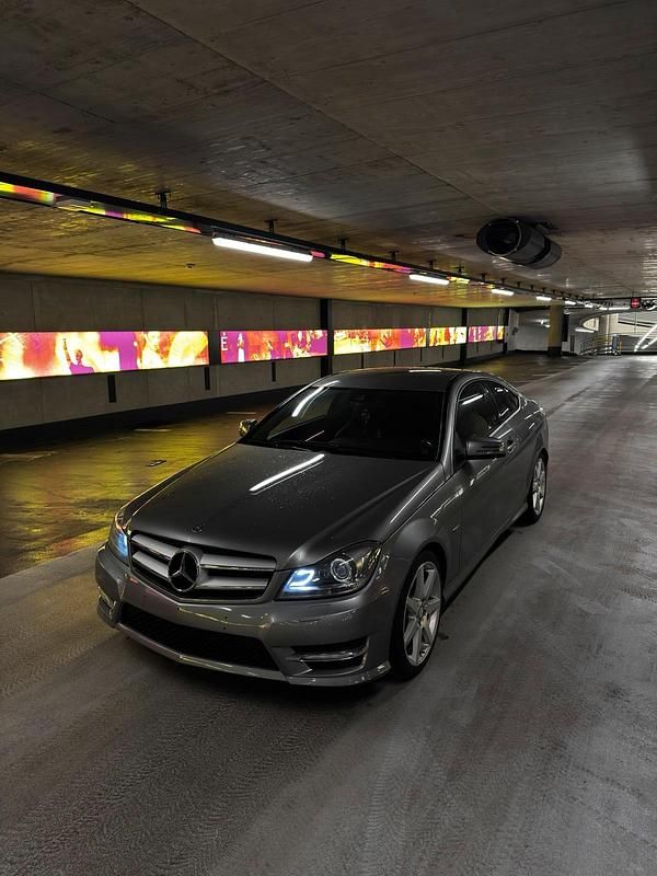 Gebraucht Mercedes C220 170 PS (125 kW) 2012 Silber Coupé