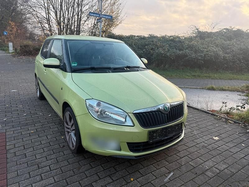 Grün Gebraucht 2012 Skoda Fabia Kleinwagen | 1.899 € (Superpreis) - Bild 1/4