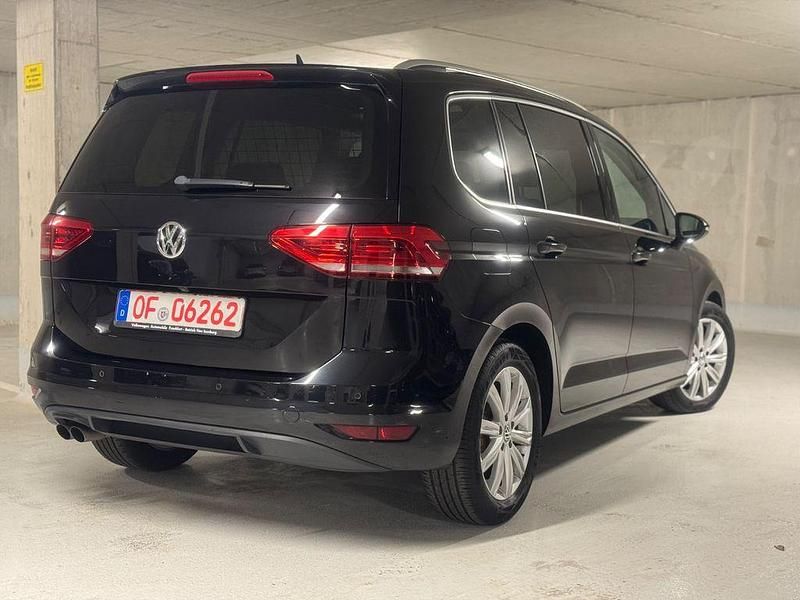 Gebraucht VW Touran Highline 179 PS (131 kW) 2016 Schwarz Van / Kleinbus