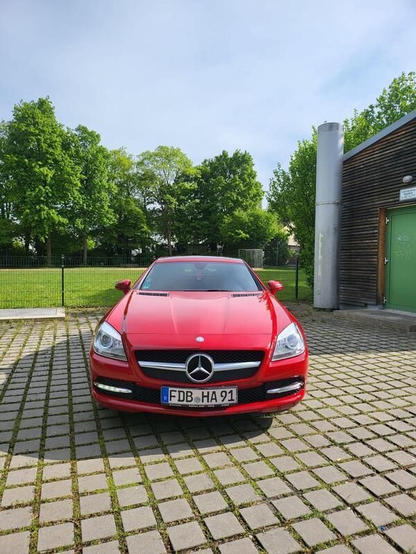 Rot Gebraucht 2015 Mercedes SLK250 Cabrio | 22.999 € (Guter Preis) - Bild 1/4