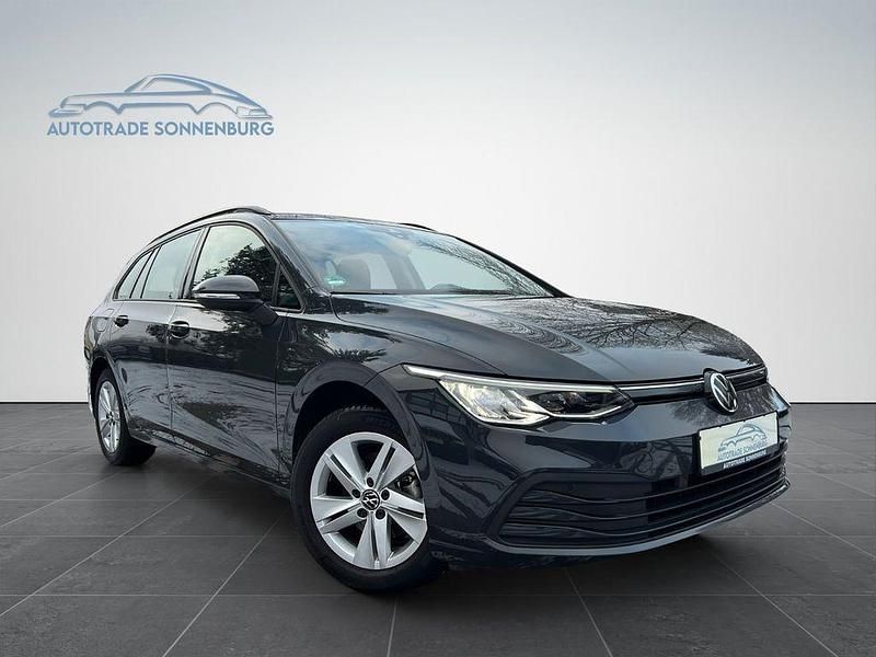 Grau Gebraucht 2023 VW Golf VIII Life Kombi | 22.990 € (Fairer Preis) - Bild 1/4
