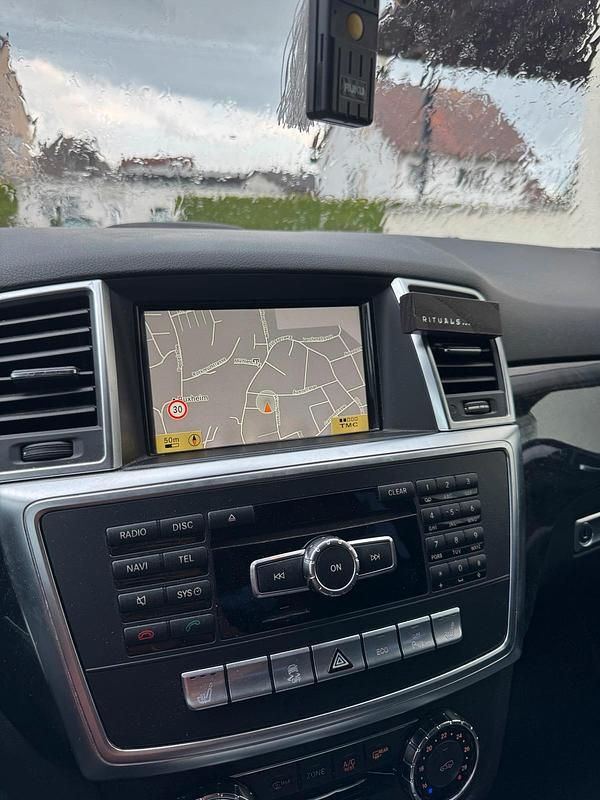 Gebraucht Mercedes ML350 258 PS (189 kW) 2012 Weiß SUV